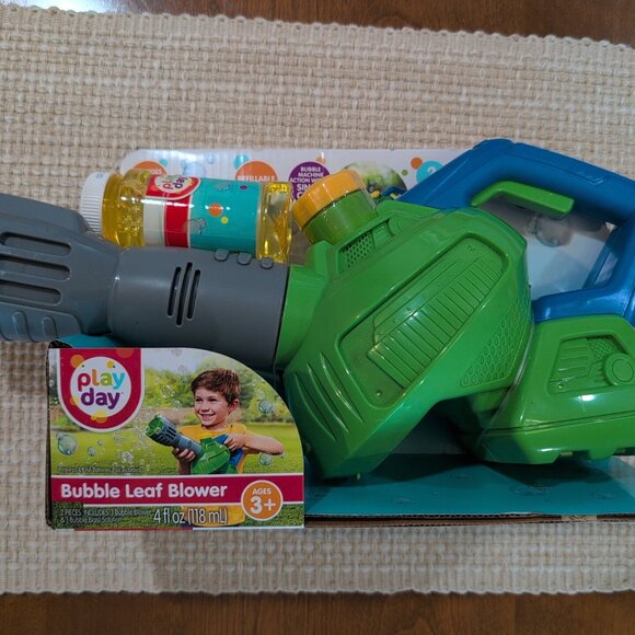 Play Day Other - Play Day Bubble Leaf Blower, 4 Fluid Ounces of Bubbles, Children Ages 3+